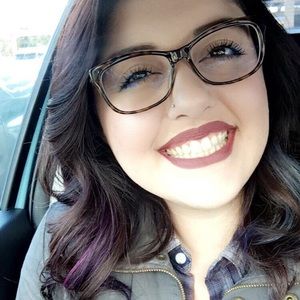 Meet your Posher, Claudia